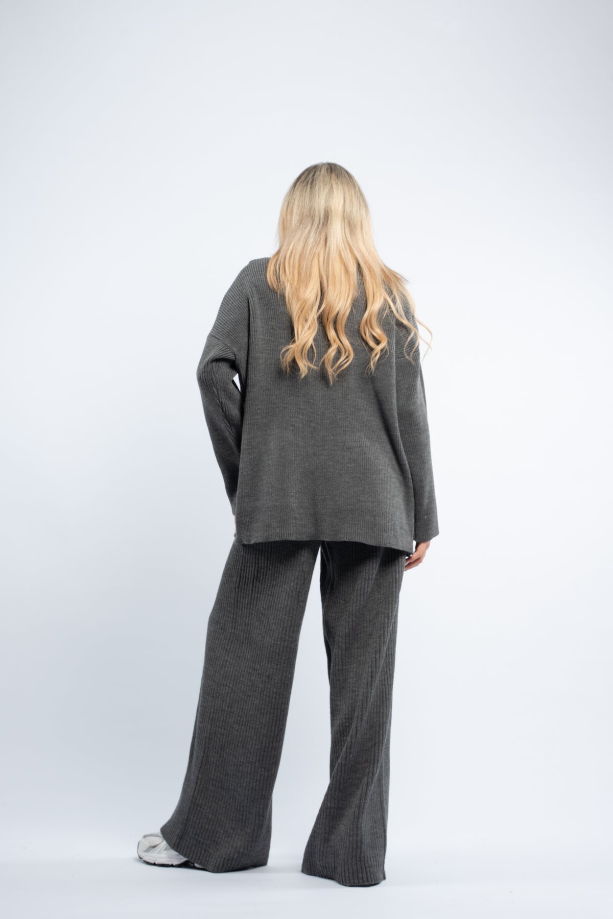 Three- piece wool set