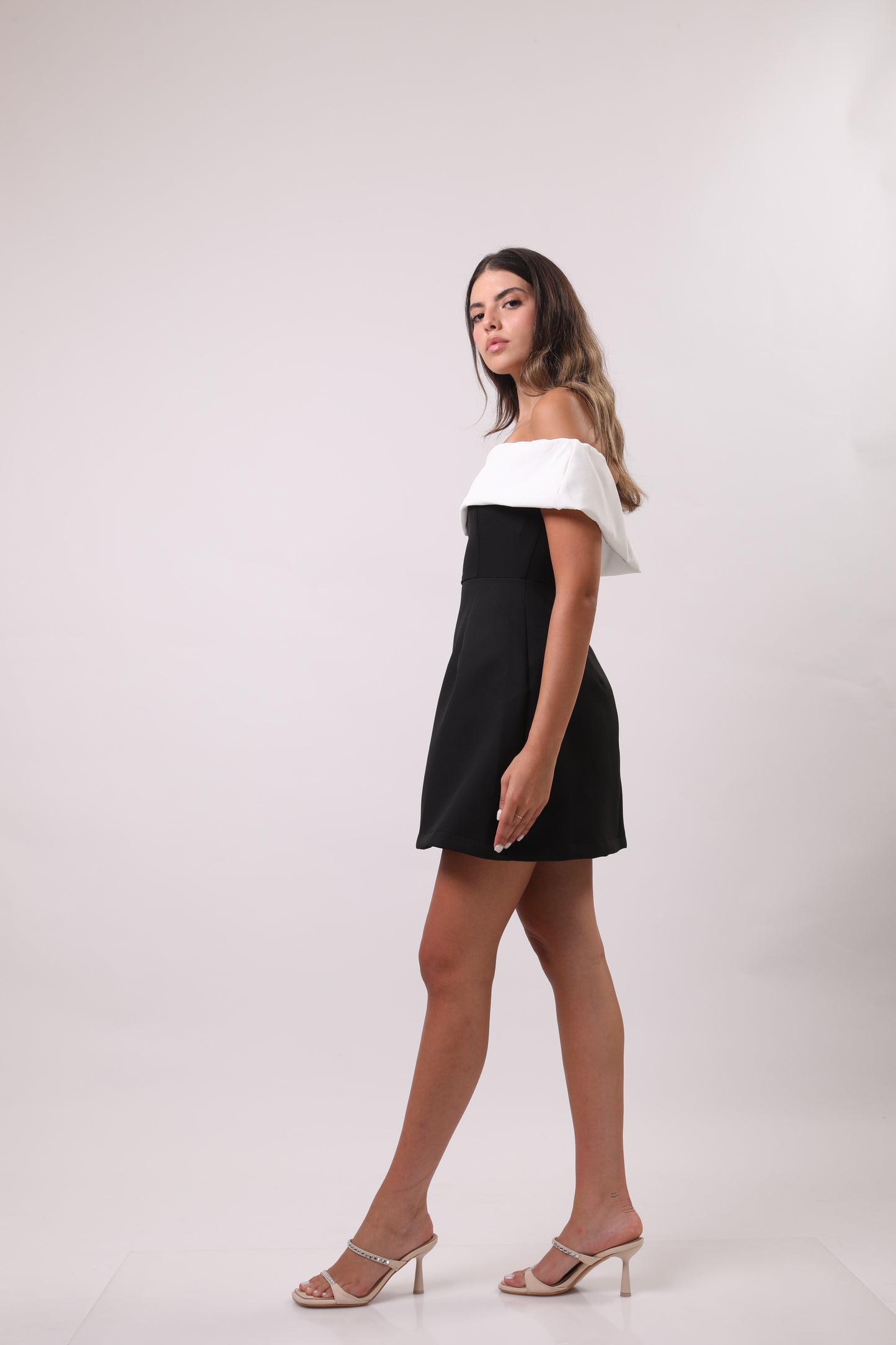 Mini contrast dress