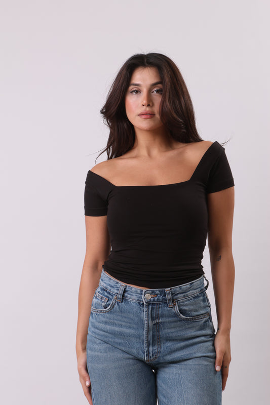 Squared neck shirt