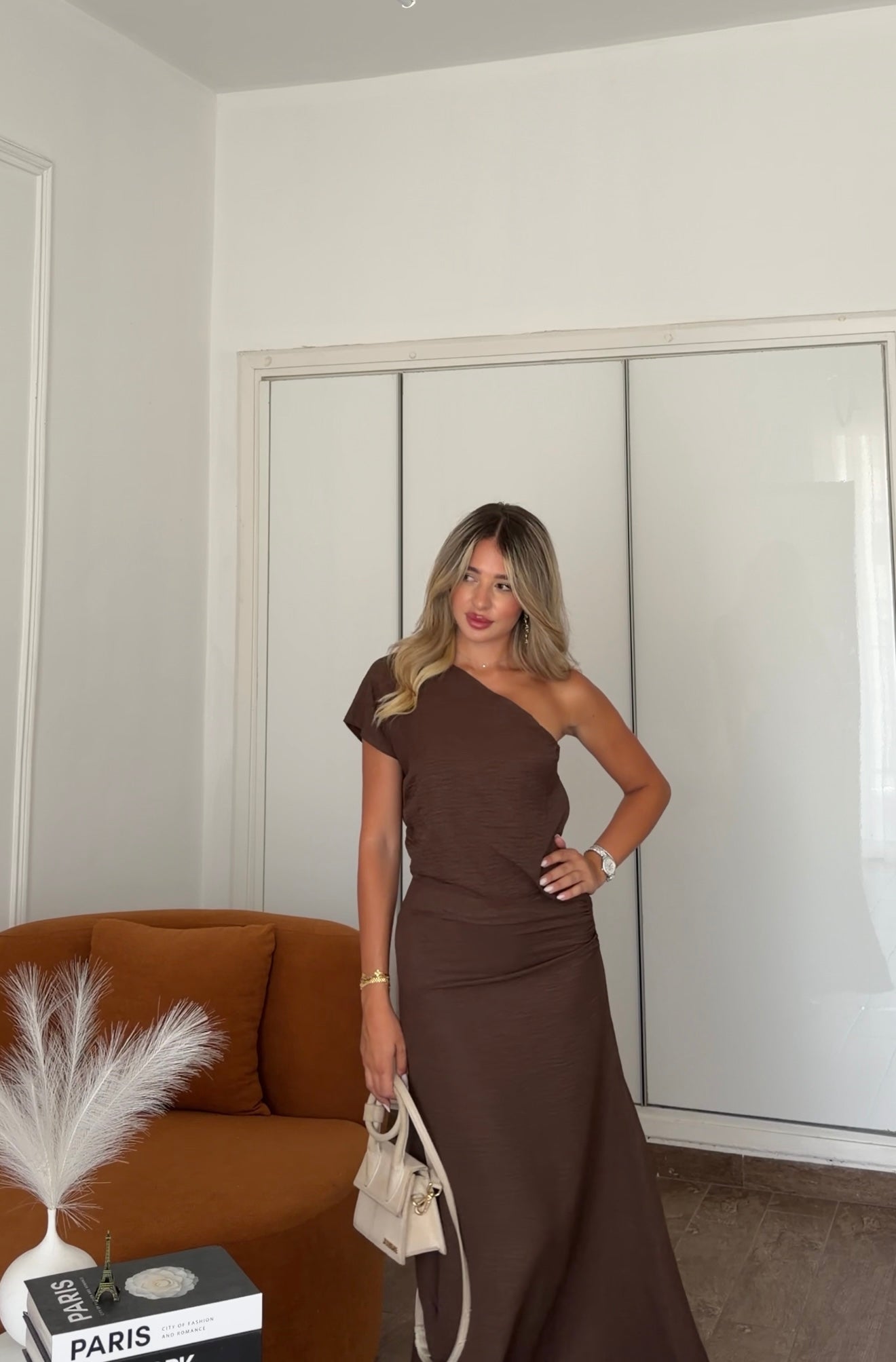 One- shoulder linen dress