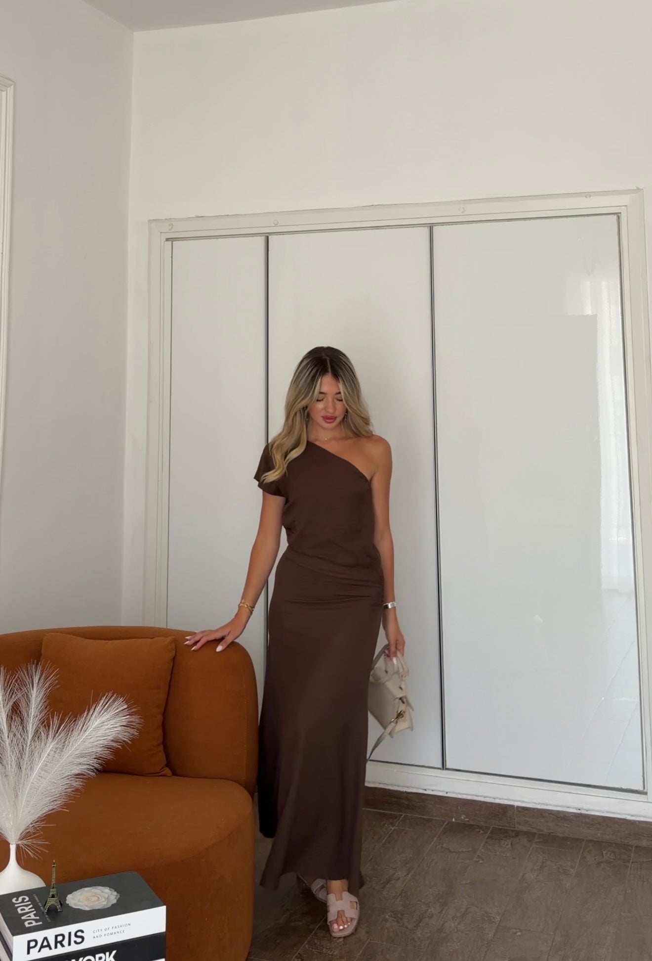 One- shoulder linen dress
