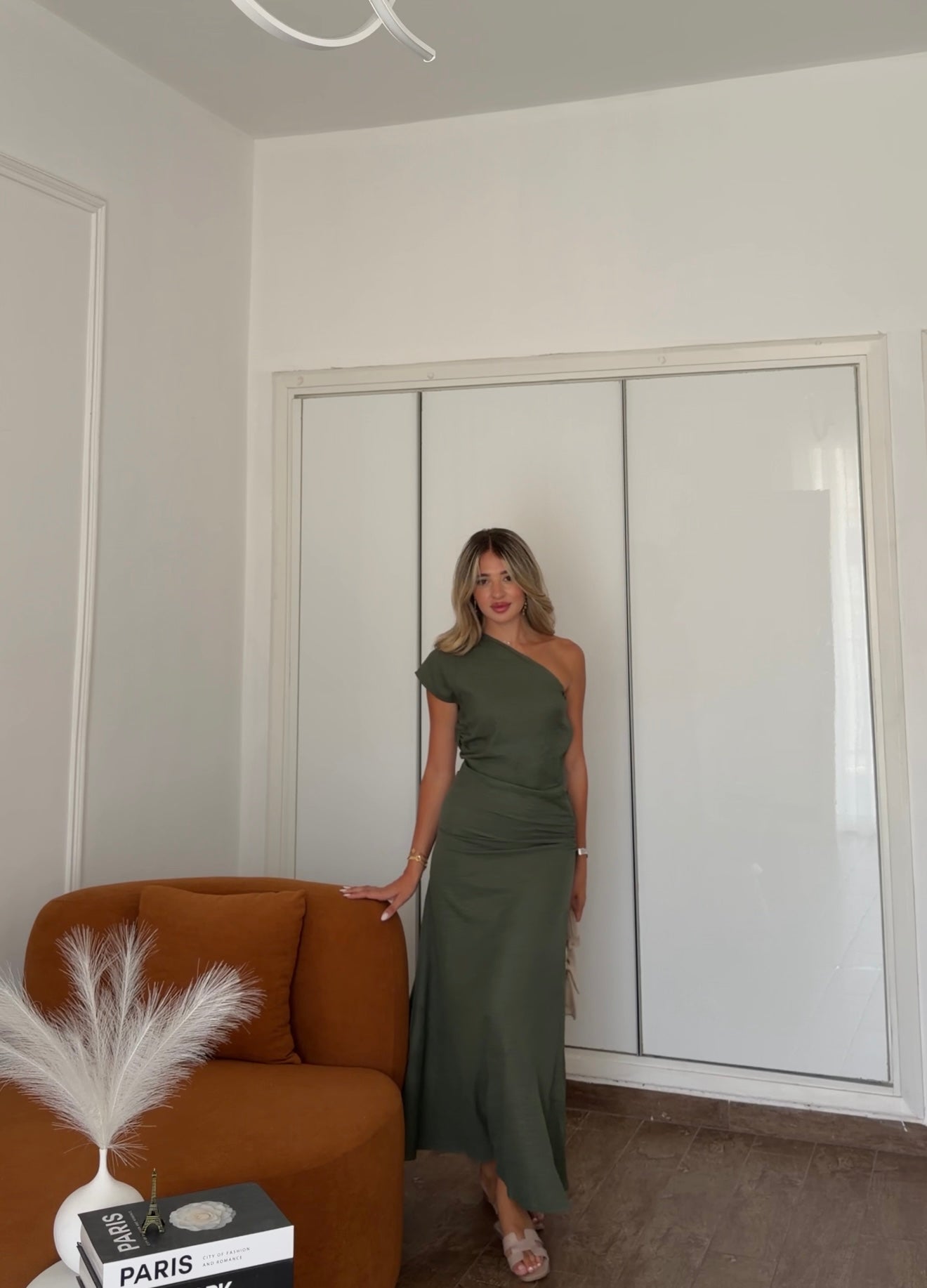 One- shoulder linen dress