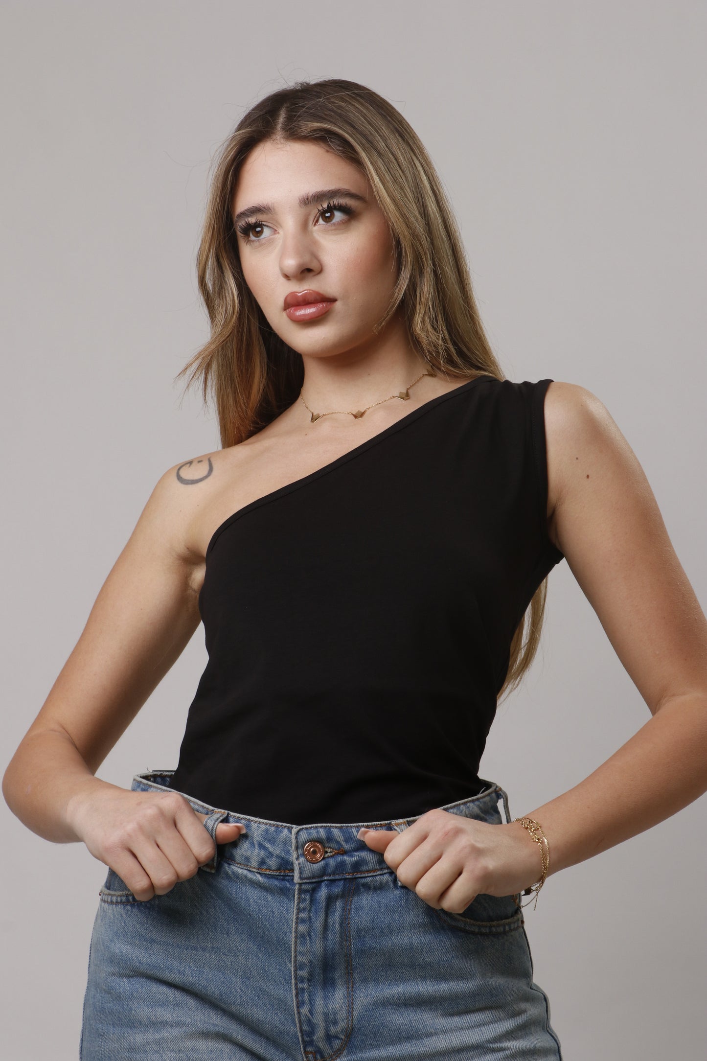 One shoulder top