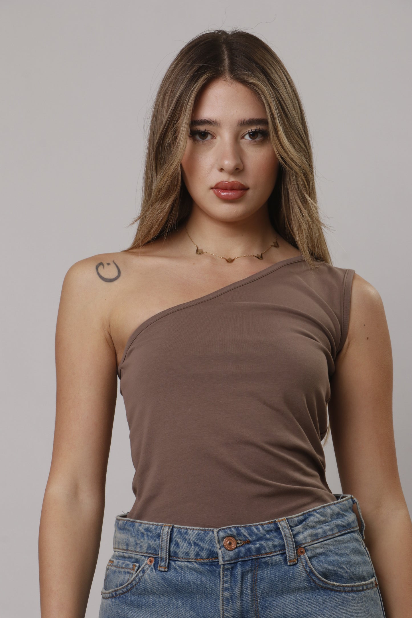 One shoulder top