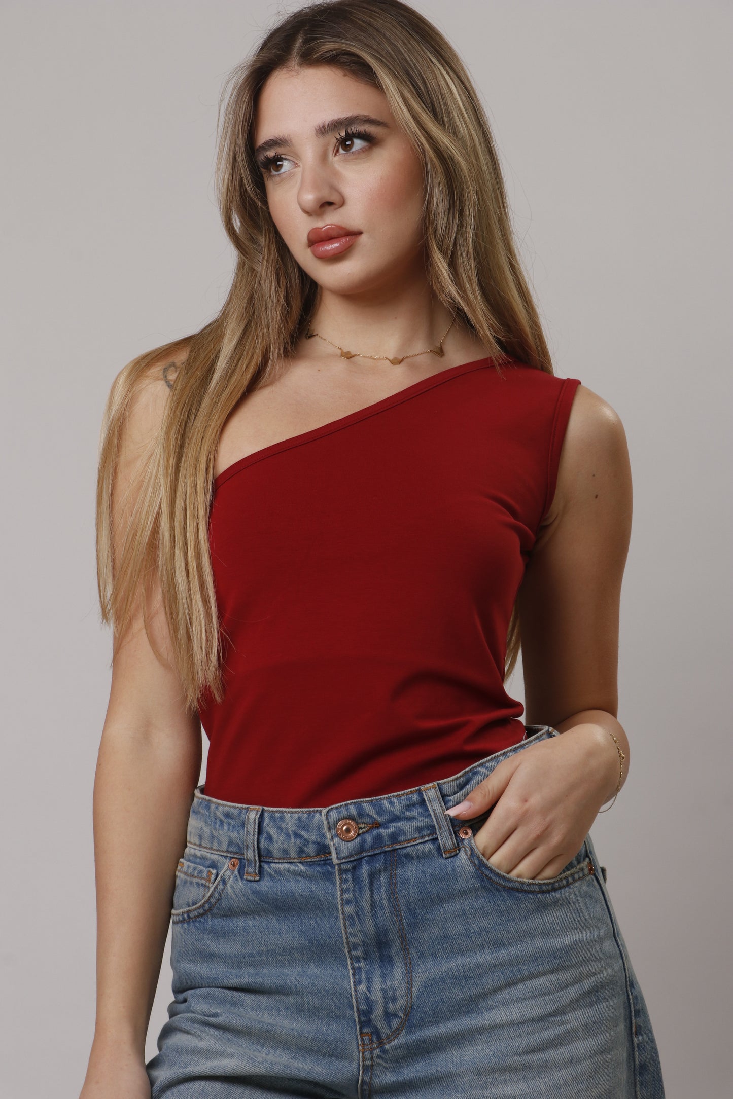 One shoulder top