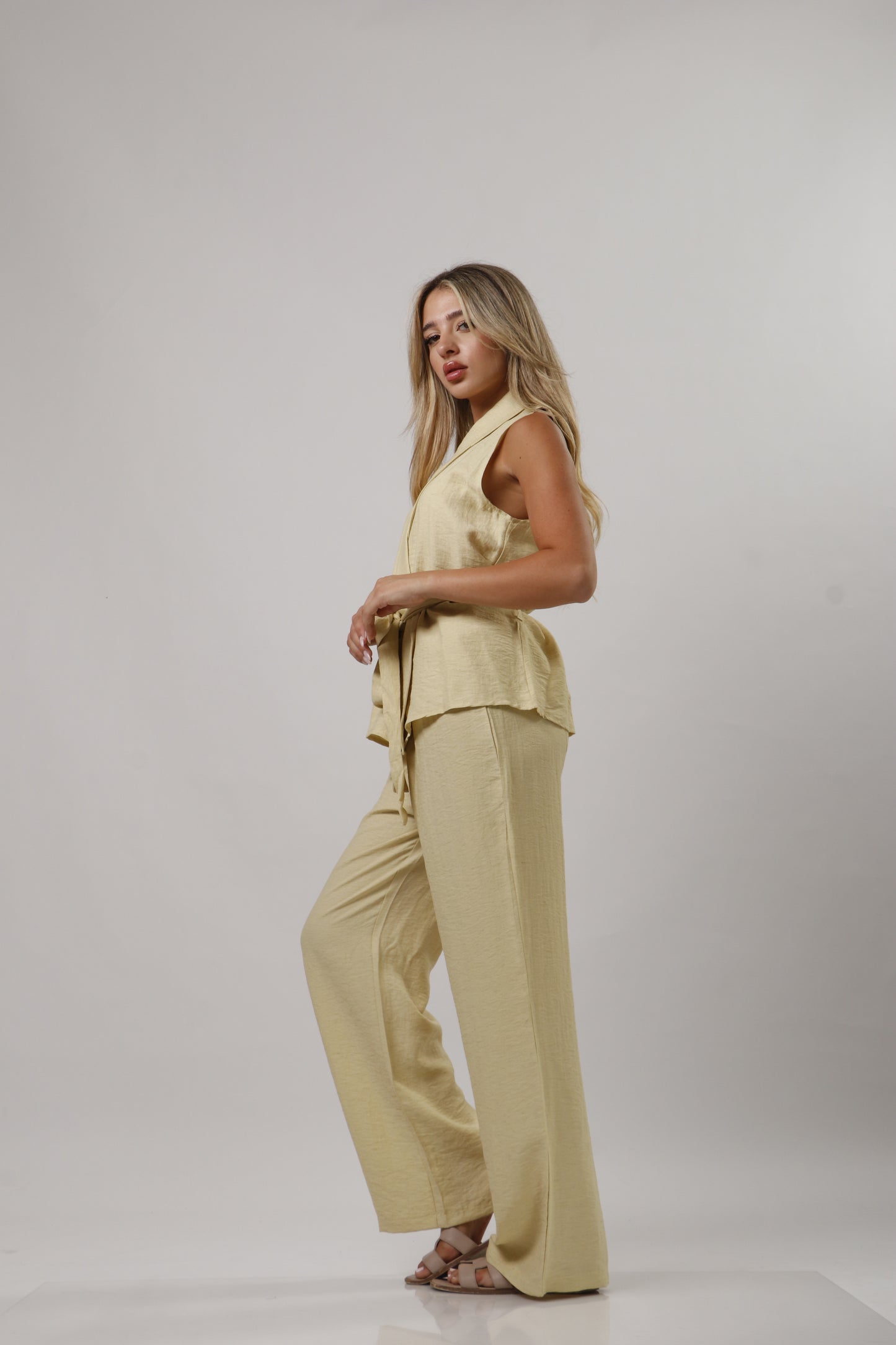 Linen set with belt