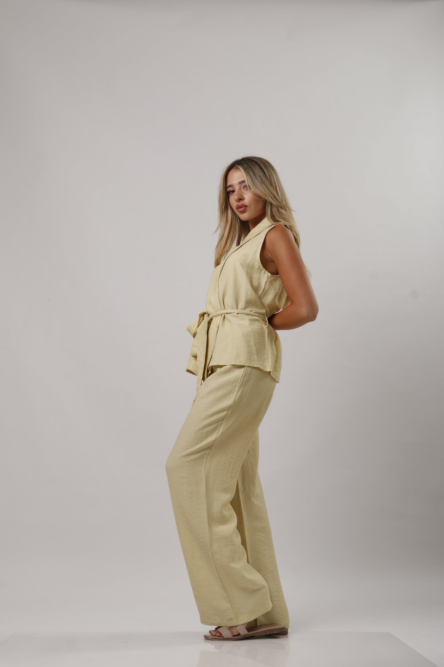 Linen set with belt