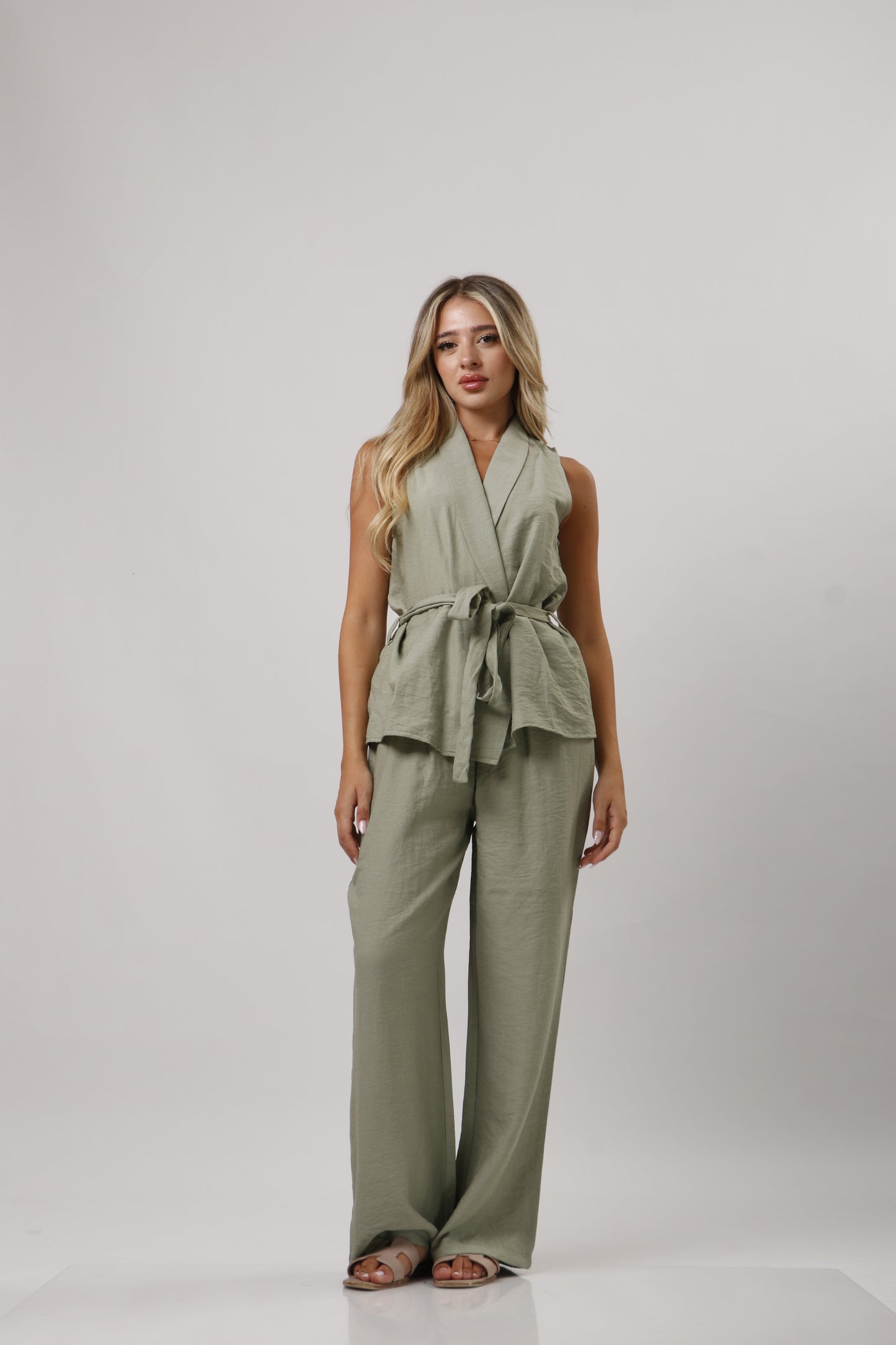 Linen set with belt