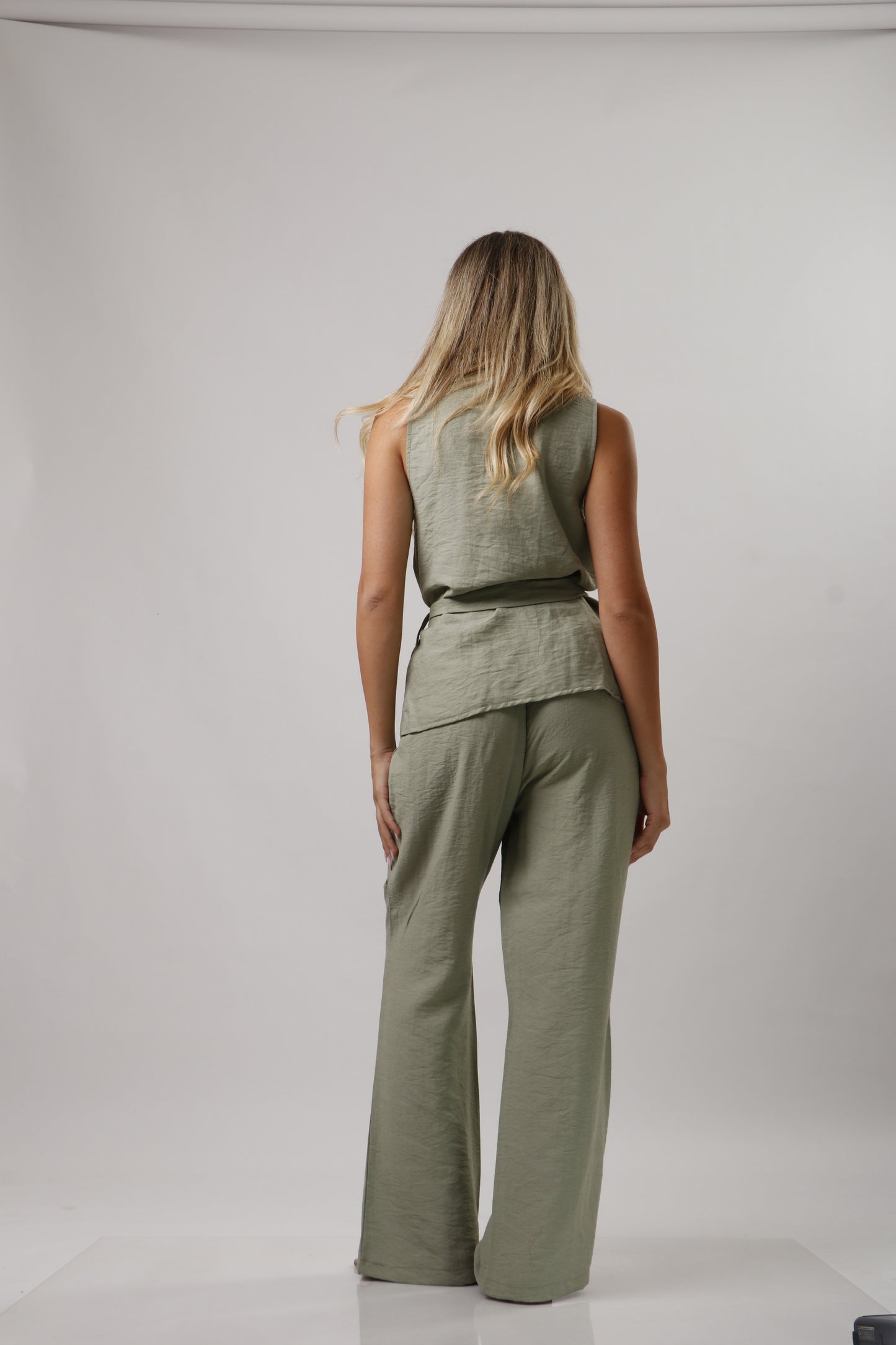 Linen set with belt