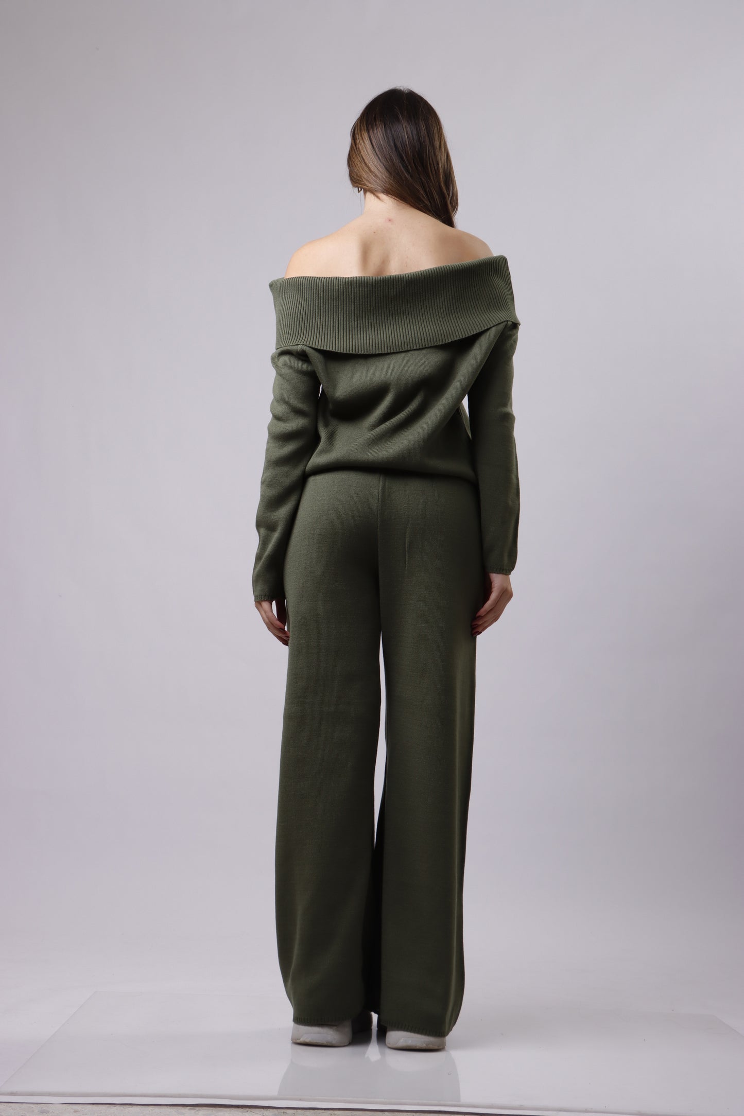 Off shoulder knit set
