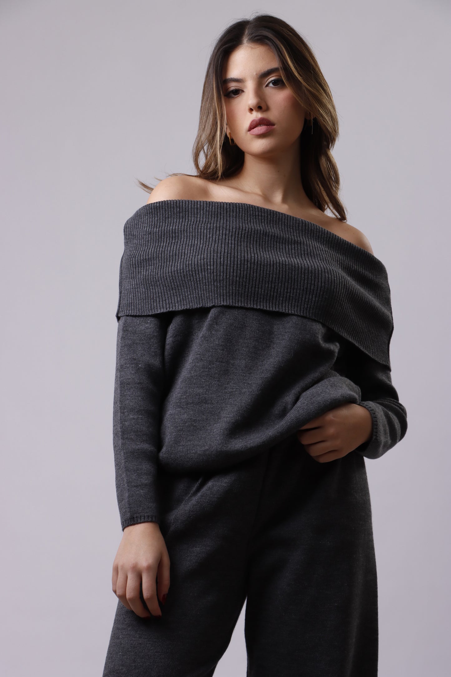 Off shoulder knit set