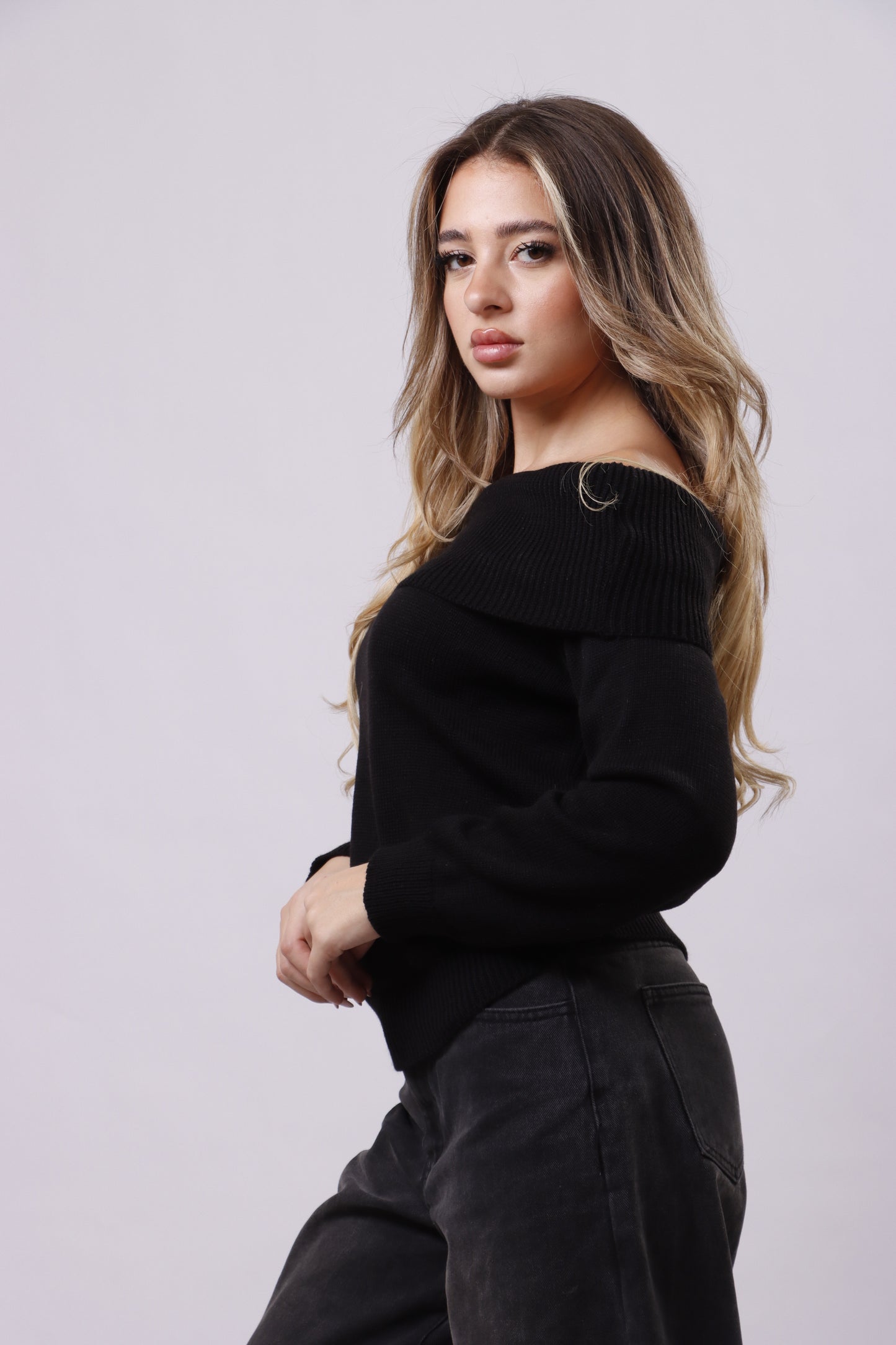 Fitted Off Shoulder Wool Top