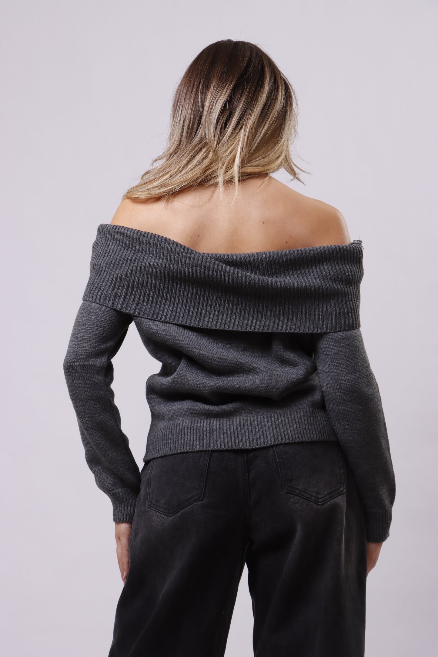 Fitted Off Shoulder Wool Top