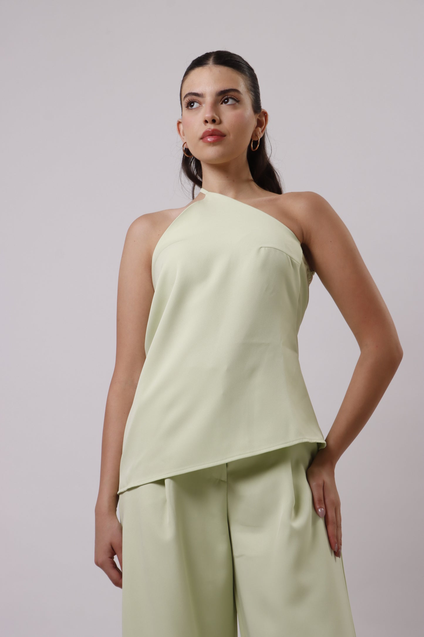 Asymmetric shoulder set