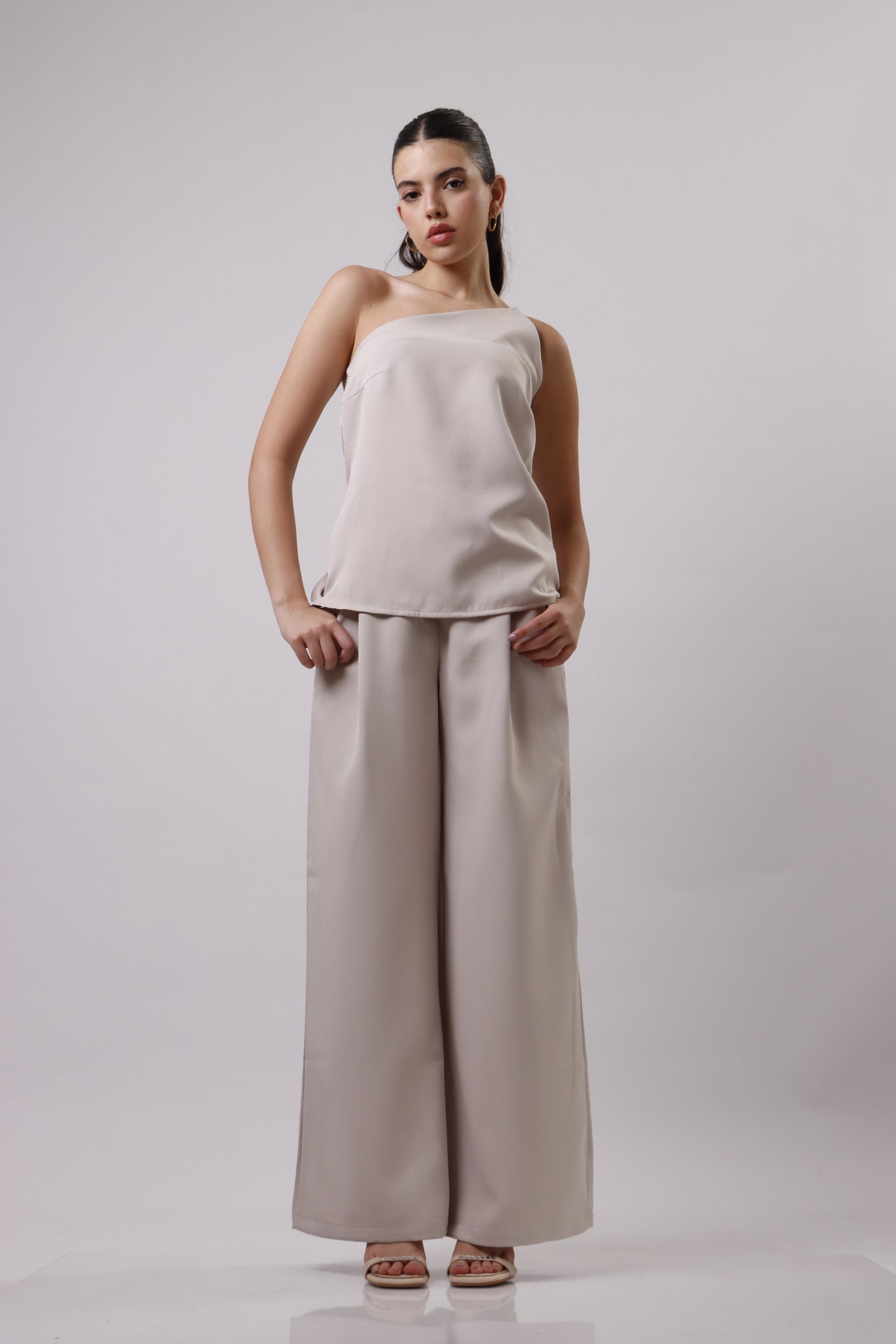 Asymmetric shoulder set