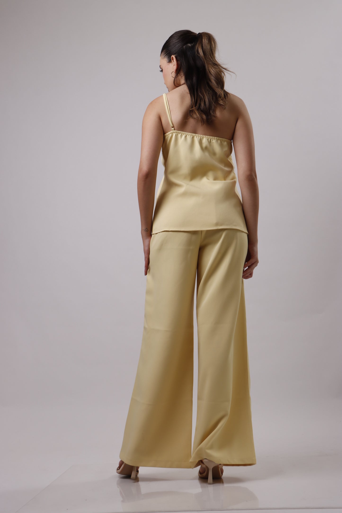 Asymmetric shoulder set