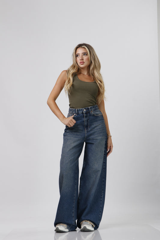 High-waist jeans