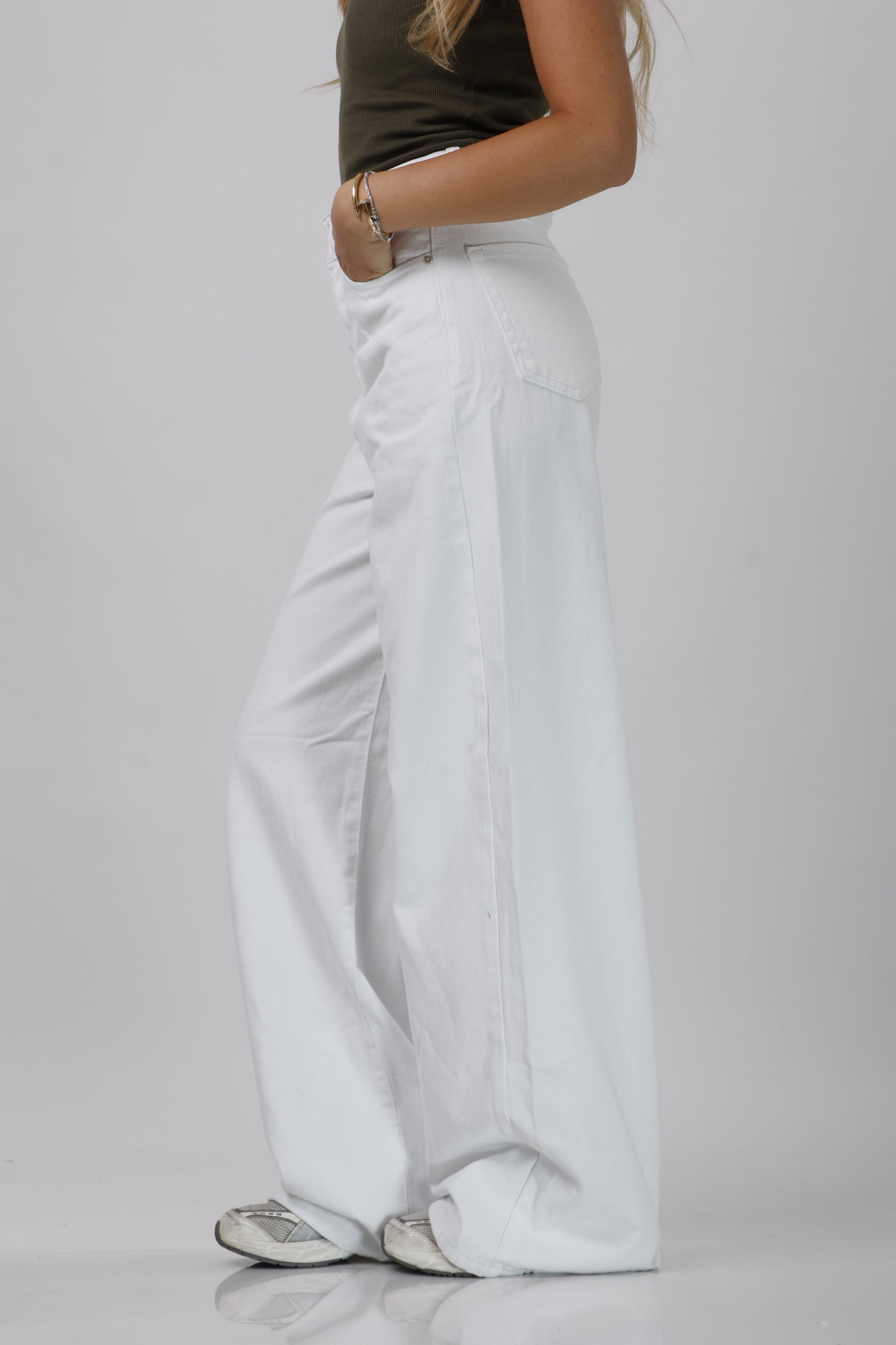 High-waist jeans