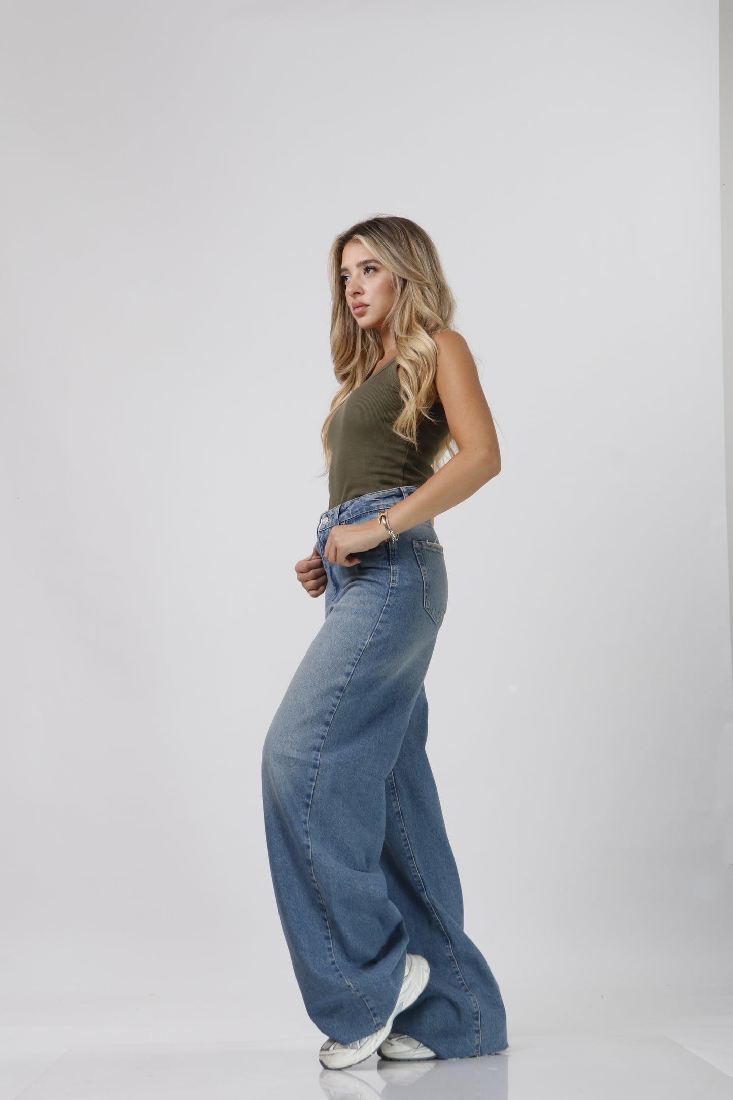 High-waist jeans