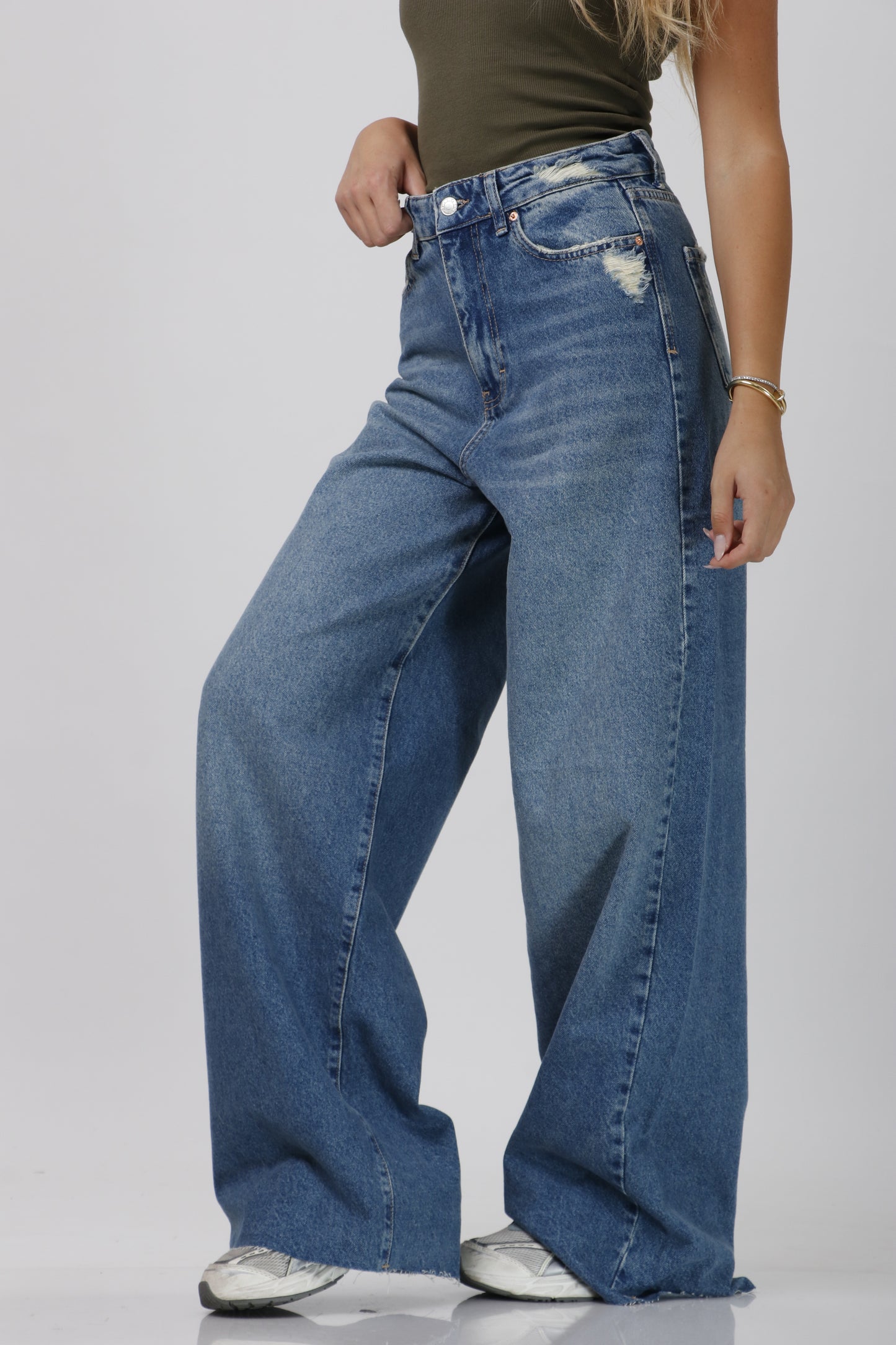 High-waist jeans