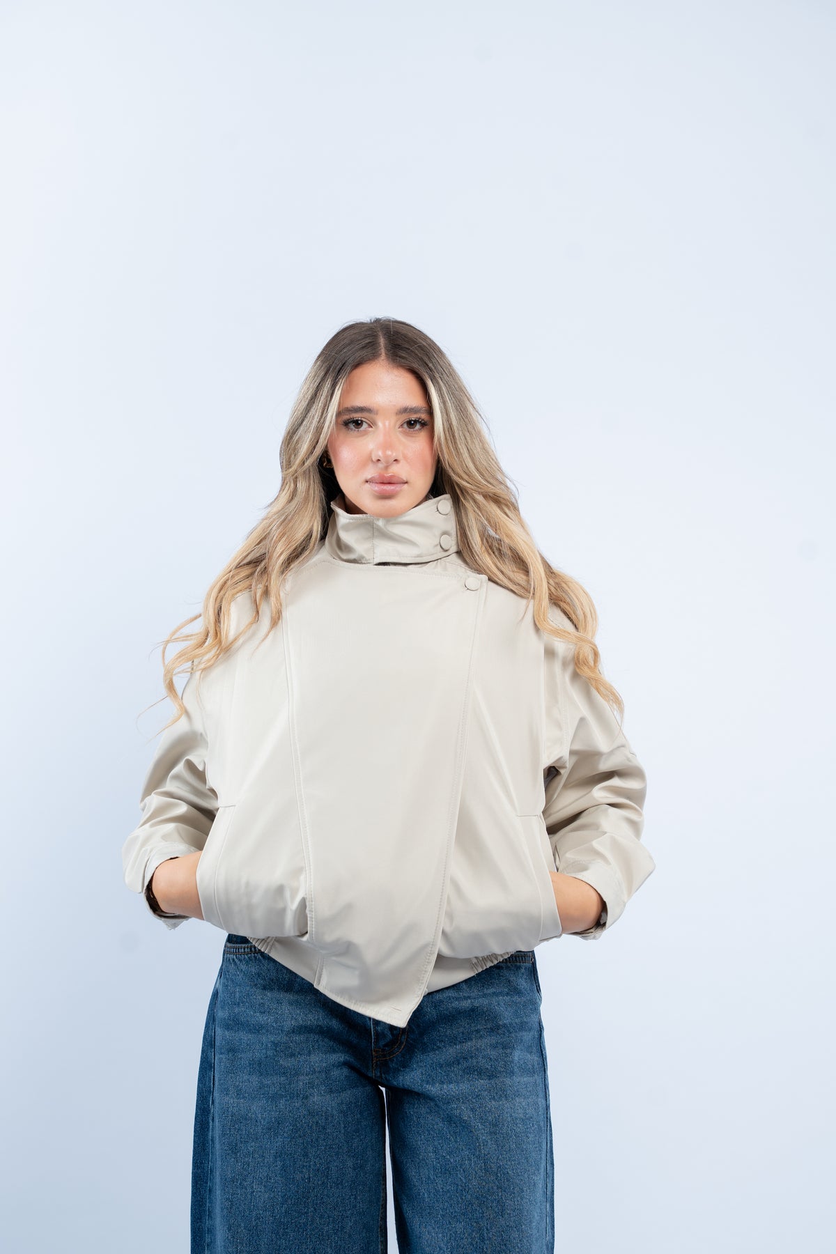 Zip- up collar jacket