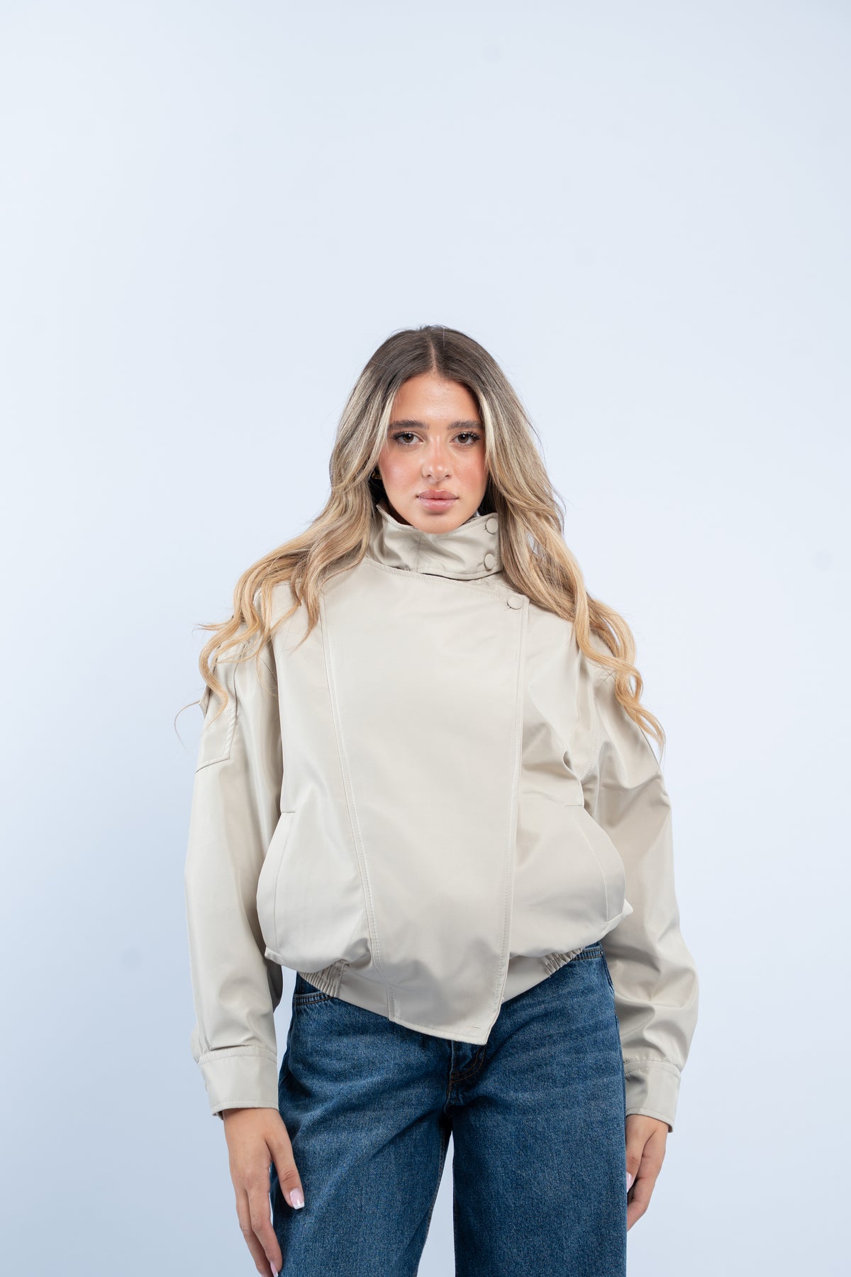 Zip- up collar jacket