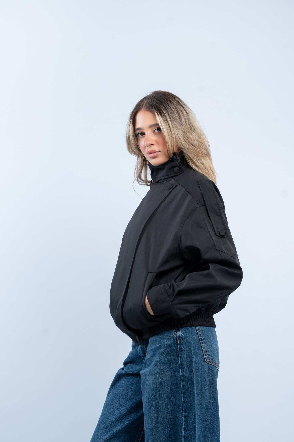 Zip- up collar jacket