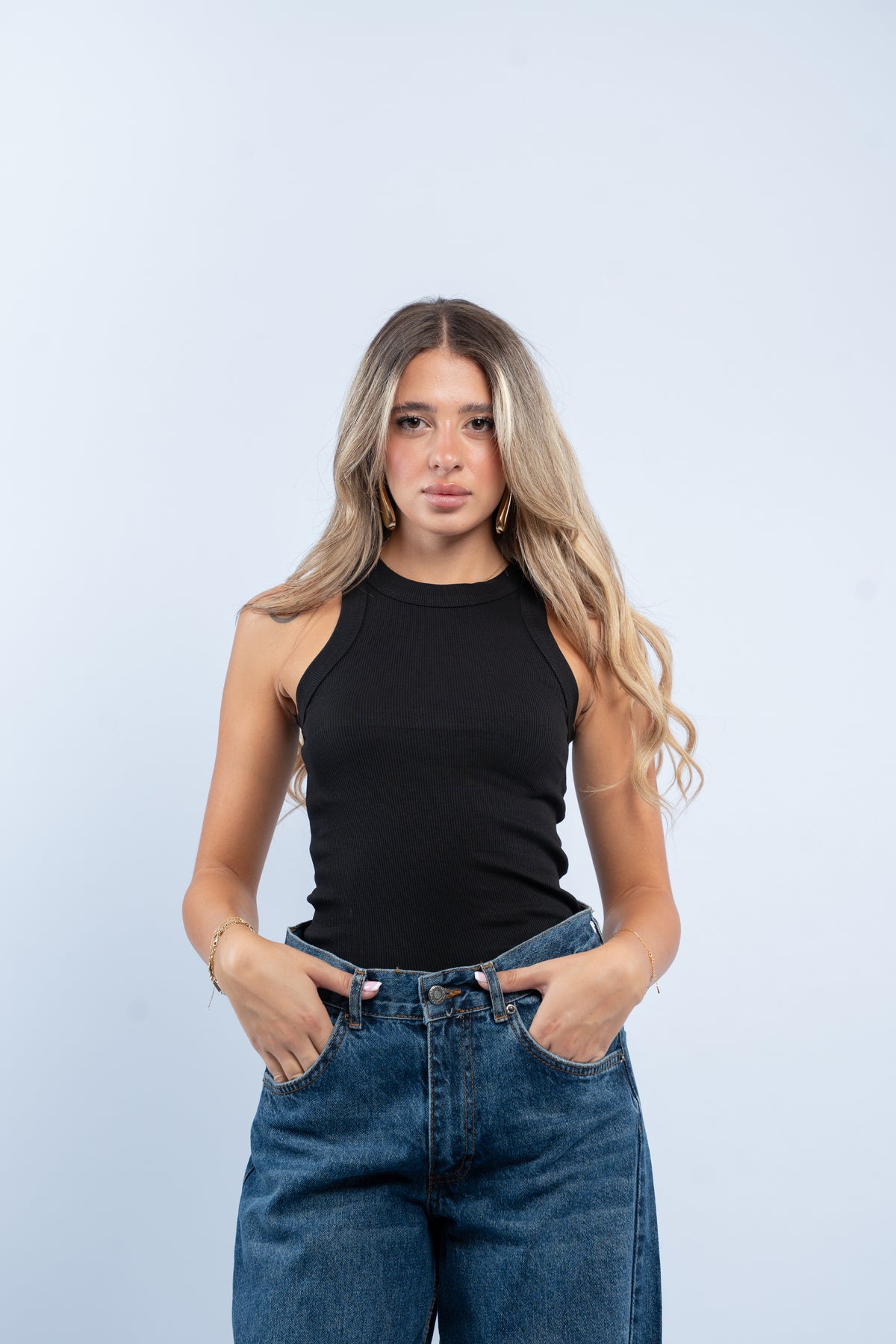 Fitted ribbed tank