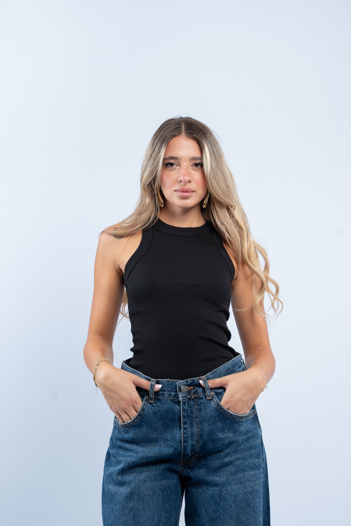 Fitted ribbed tank