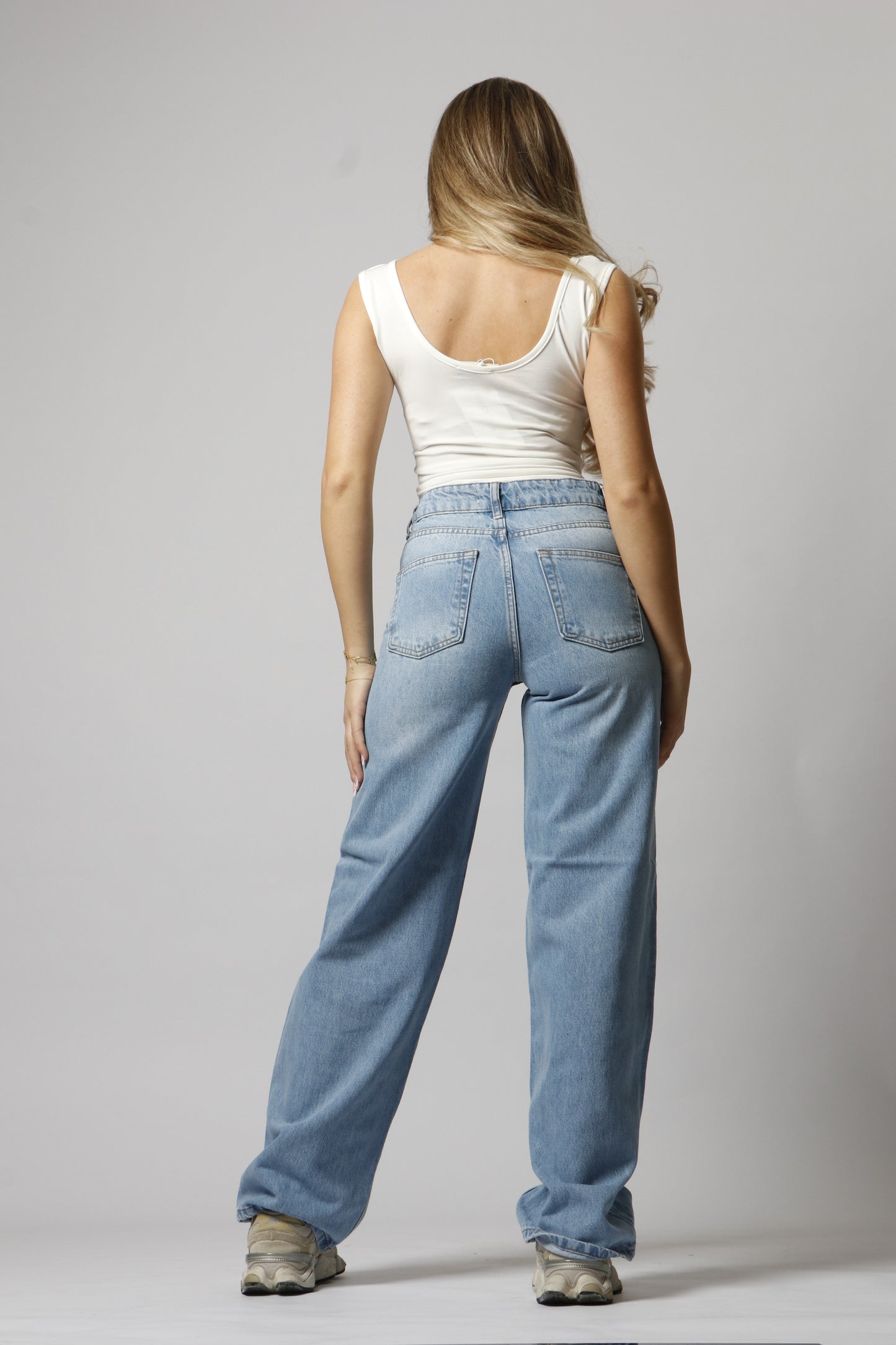 Wide-leg jeans