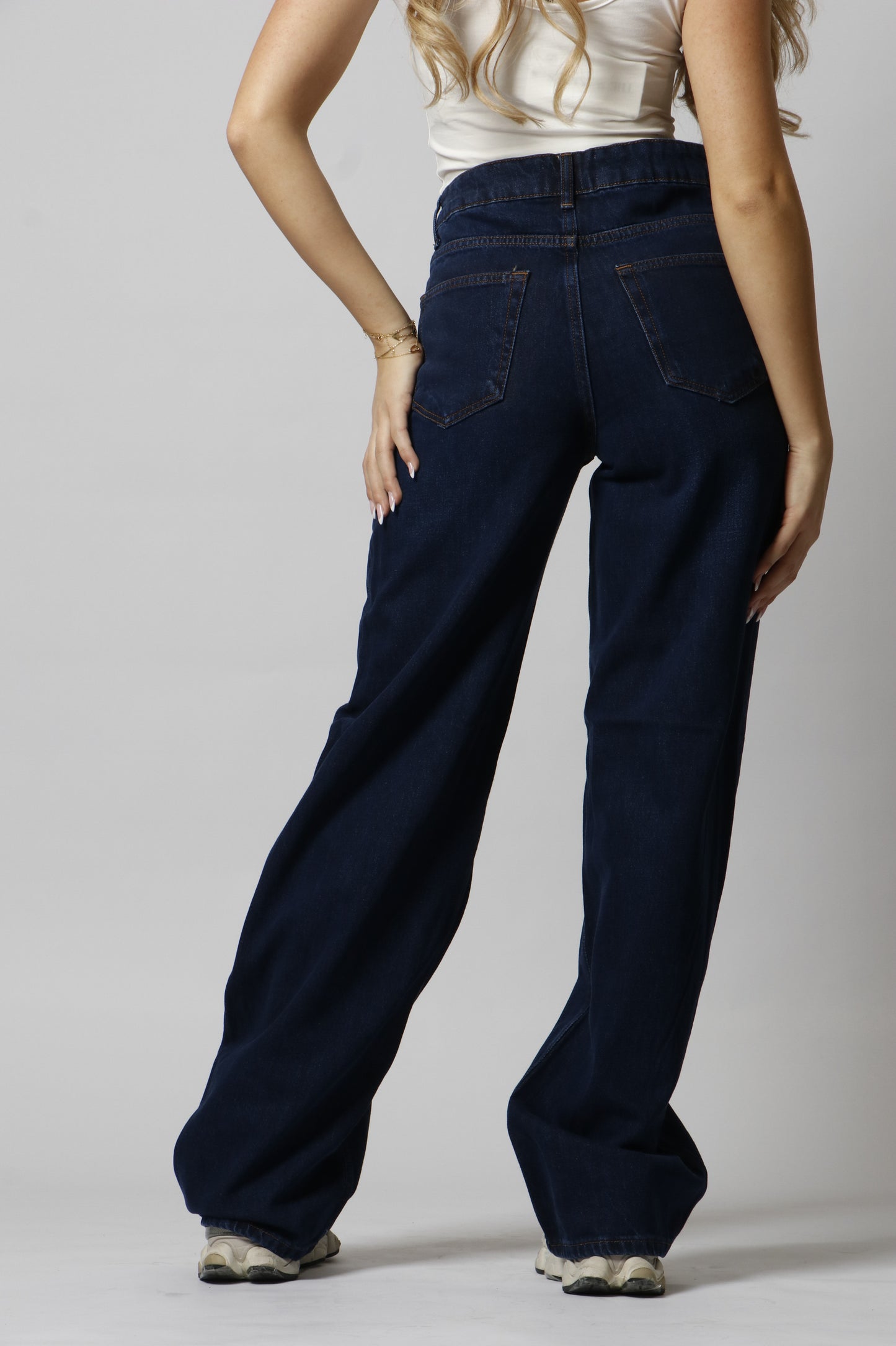 Wide-leg jeans