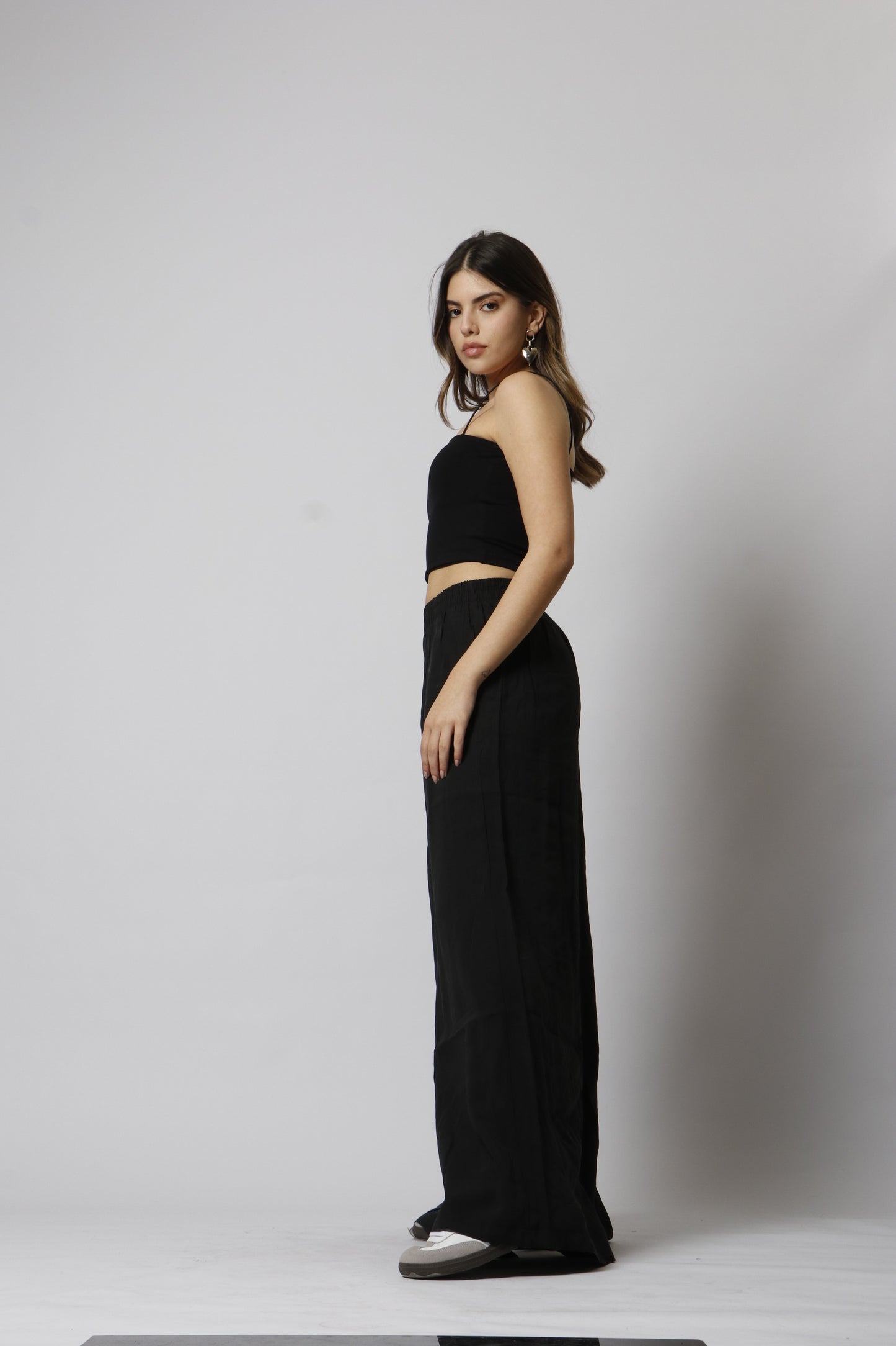 Wide-leg pant