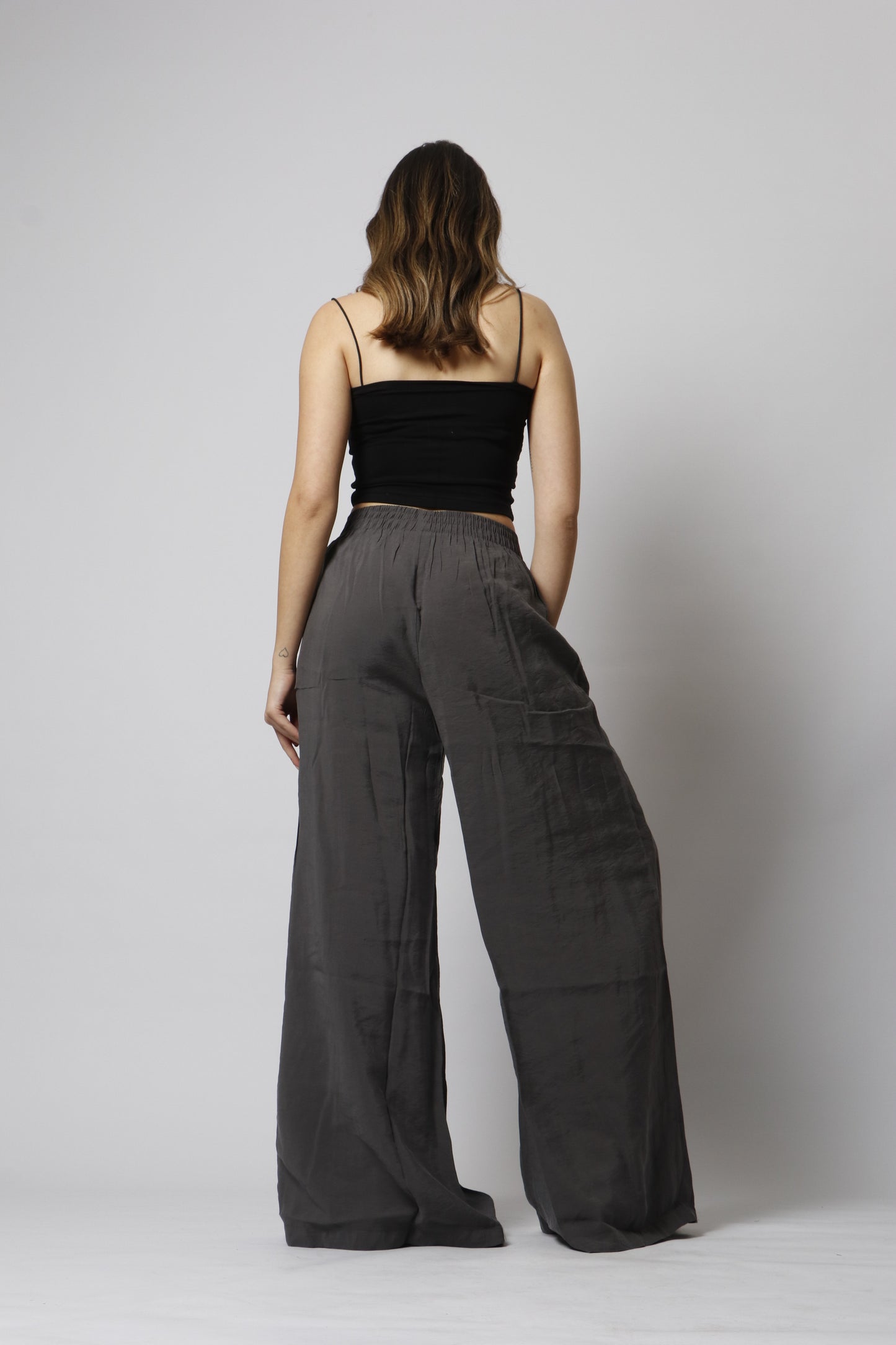 Wide-leg pant