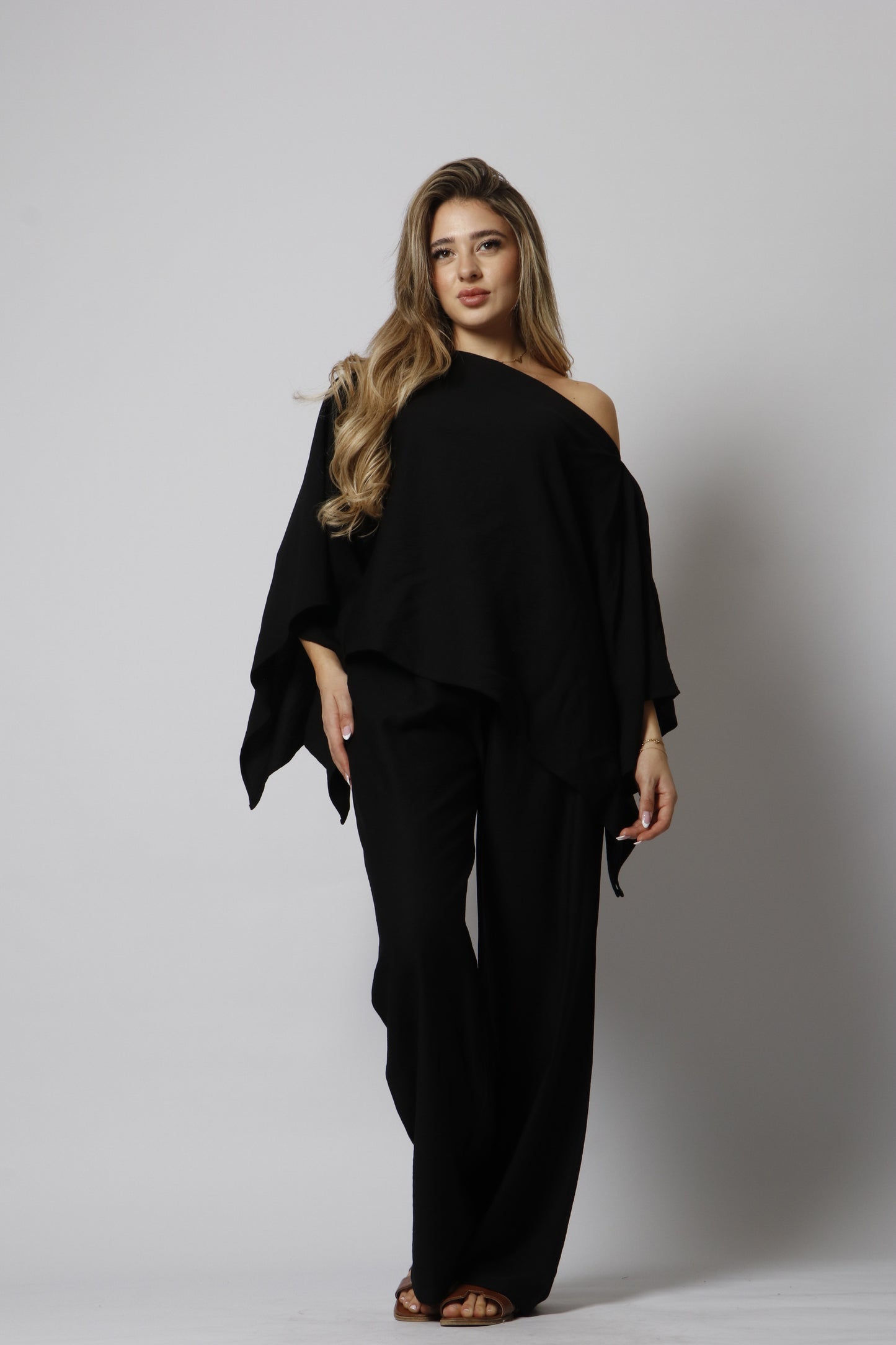 Asymmetrical shoulder linen set - Spring