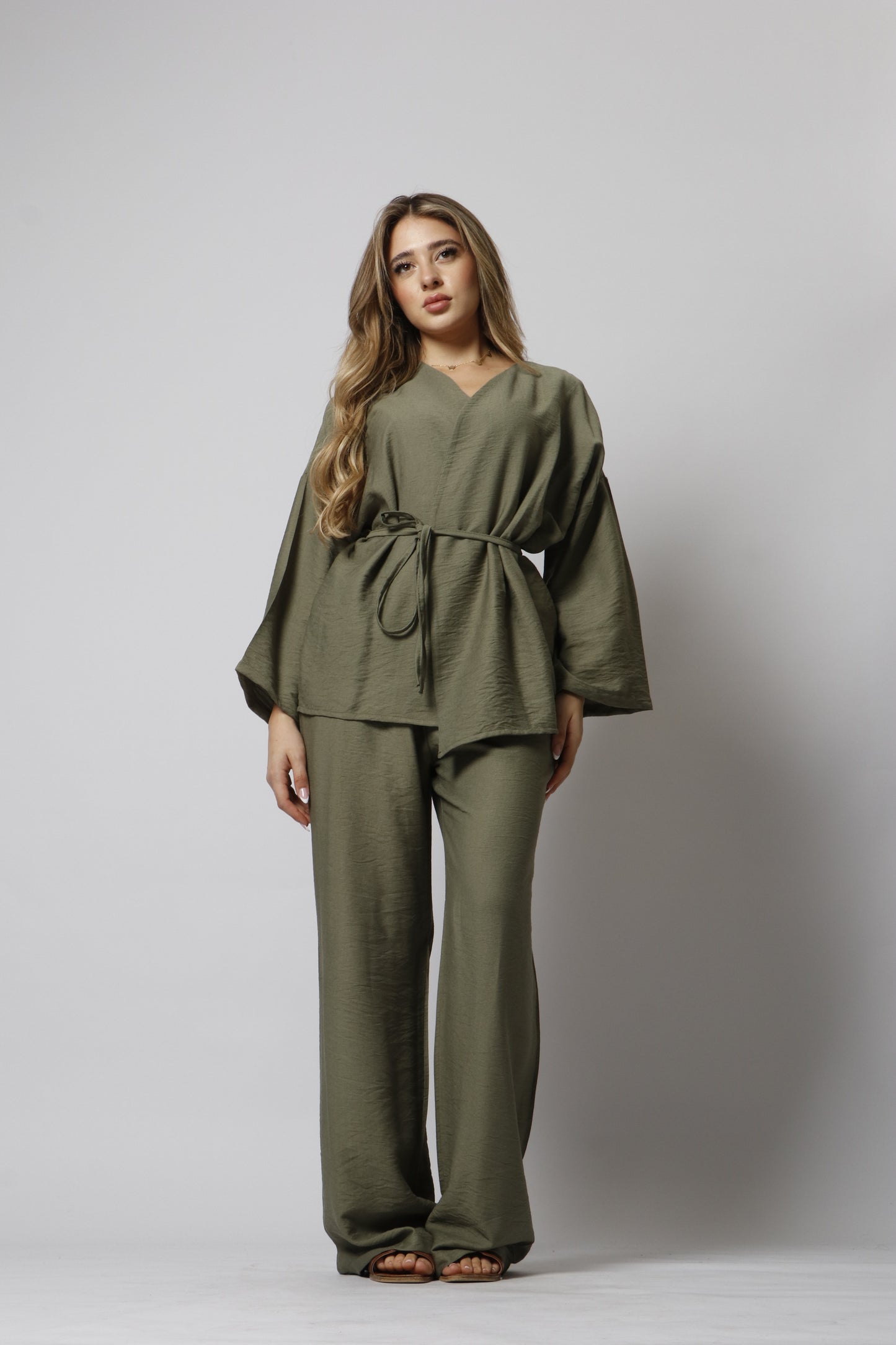 Linen set with tie