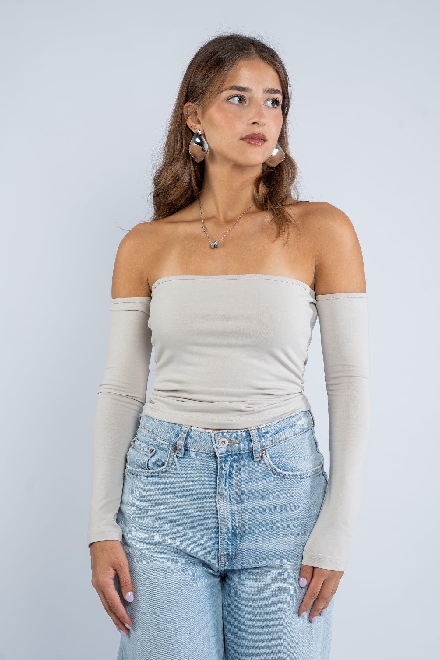Off sleeves top