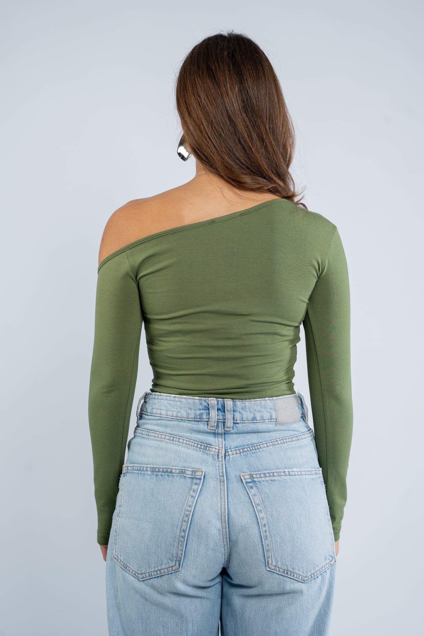 Long sleeve asymmetric shoulder top